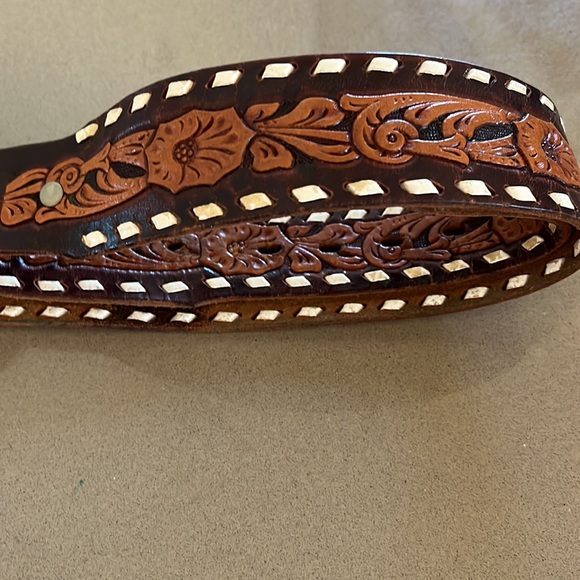 Vintage Comstock silversmiths buckle with custom made hand laced leather belt - Picture 10 of 16